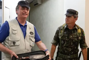 Imagem ilustrativa da imagem Ex-ministro interino de Bolsonaro é um dos presos em ação da PF