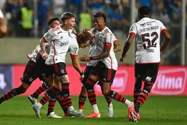 Imagem ilustrativa da imagem Flamengo vence o Cruzeiro e volta a ocupar a quarta colocação no Brasileirão