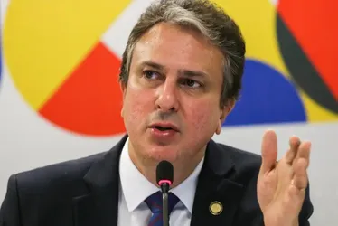 Imagem ilustrativa da imagem Governo planeja bolsa para universitários nos moldes do Pé-de-Meia, diz ministro