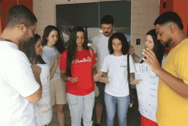 Imagem ilustrativa da imagem Grupo faz oração para candidatos do Enem em Vitória