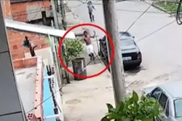 Imagem ilustrativa da imagem Imagens mostram assassinato de homem dentro de casa na Serra