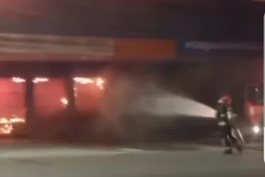 Imagem ilustrativa da imagem Incêndio atinge loja de eletrodomésticos em Abreu e LIma