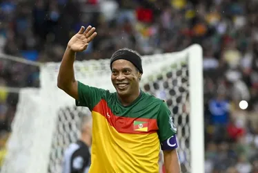 Imagem ilustrativa da imagem Jogo beneficente traz Ronaldinho ao ES no domingo. Veja como comprar ingresso