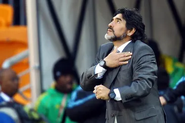 Imagem ilustrativa da imagem Justiça Argentina autoriza transferência de corpo de Maradona a pedido das filhas