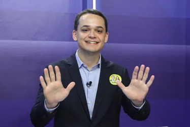 Imagem ilustrativa da imagem Lorenzo Pazolini derrota adversários e é reeleito no primeiro turno em Vitória