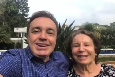 Imagem ilustrativa da imagem Mãe de Gugu relembra última conversa com filho: 'Estava adivinhando'