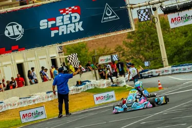 Imagem ilustrativa da imagem Murilo Duarte celebra a experiência no Brasileiro de kart e foca no tri do Estadual