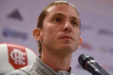 Imagem ilustrativa da imagem Filipe Luís vê erro de Wesley em treta na 'vitória artística' sobre Vasco
