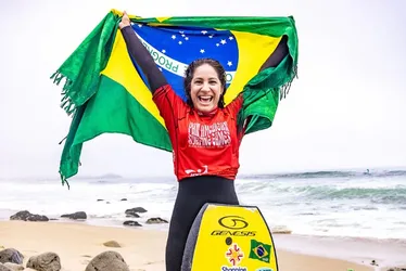 Imagem ilustrativa da imagem Pan de Lima: Maylla e Maíra fazem dobradinha no bodyboarding
