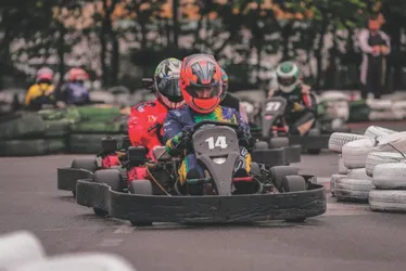Imagem ilustrativa da imagem Pilotos superam chuva e brilham em competição de kart em Camburi