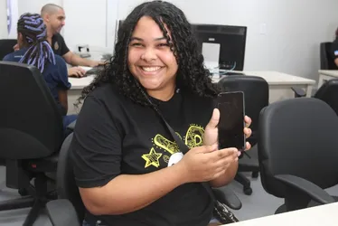 Imagem ilustrativa da imagem Polícia devolve aos donos 324 celulares roubados na Grande Vitória