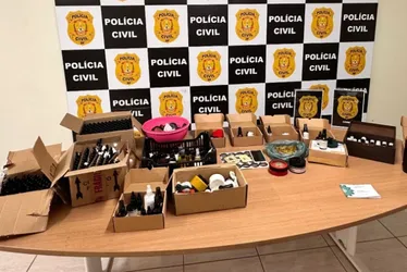Imagem ilustrativa da imagem Polícia prende grupo por venda de maconha e lubrificante à base da erva