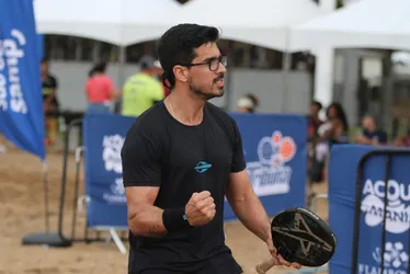 Imagem ilustrativa da imagem Praia de Camburi recebe o segundo dia do Tribuna Open de Beach Tennis