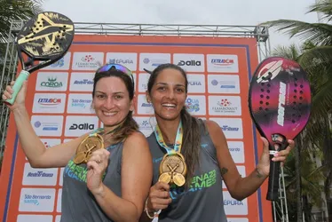 Imagem ilustrativa da imagem Praia de Camburi recebe o segundo dia do Tribuna Open de Beach Tennis
