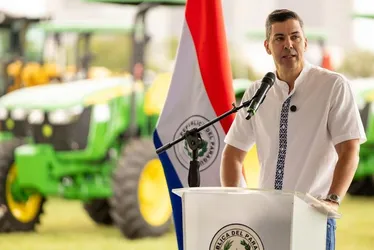 Imagem ilustrativa da imagem Presidente do Paraguai, Santiago Peña, é hospitalizado no Rio