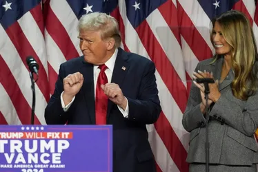 Imagem ilustrativa da imagem Trump vence em Arizona e conquista todos os estados-pêndulo