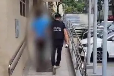 Imagem ilustrativa da imagem Professor preso por estupro: polícia vai investigar se mais crianças foram vítimas
