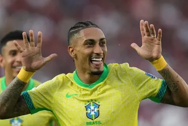 Imagem ilustrativa da imagem Raphinha apimenta clima para Argentina x Brasil: "Porrada, dentro e fora de campo"