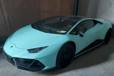 Imagem ilustrativa da imagem Receita Federal fará leilão com Lamborghini, Iphones e caminhões