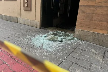 Imagem ilustrativa da imagem Restaurante é atingido por incêndio após furto na Praia do Canto