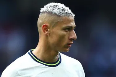 Imagem ilustrativa da imagem Richarlison sofre lesão no tendão da coxa e desfalca Tottenham