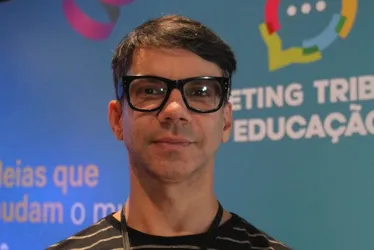 Imagem ilustrativa da imagem Robô vira sensação e faz abertura de evento sobre educação