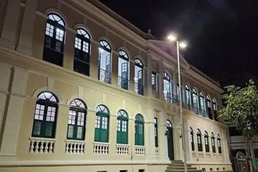 Imagem ilustrativa da imagem Secretária de Cachoeiro sofre queda em elevador de prédio da prefeitura