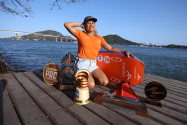 Imagem ilustrativa da imagem Neymara Carvalho: “Seria lindo competir até os 50 e depois me aposentar”