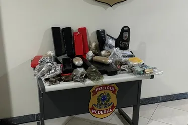 Imagem ilustrativa da imagem Suspeitos de traficar drogas em apartamento na Praia da Costa são presos