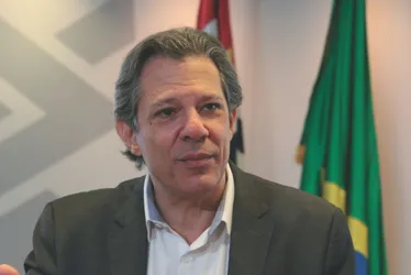 Imagem ilustrativa da imagem Taxar milionários é alternativa, diz Haddad