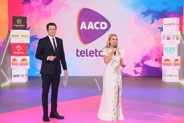 Imagem ilustrativa da imagem Teleton tem homenagem a Silvio Santos e participação de Eliana após saída do SBT