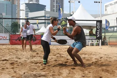 Imagem ilustrativa da imagem Tribuna Open de Beach Tennis: Feras vão agitar a orla de Camburi
