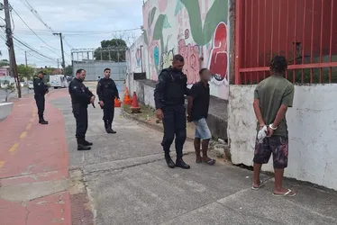Imagem ilustrativa da imagem Trio é preso com 300 metros de fios roubados em Goiabeiras, Vitória
