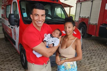 Imagem ilustrativa da imagem VÍDEO | No dia das crianças, bebê é salvo de engasgo por bombeiro no Sul do ES