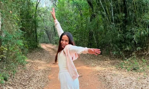 
          Imagem ilustrativa da imagem Anitta é exaltada por Shakira como 'rainha do funk brasileiro' em premiação
          