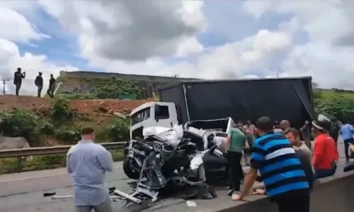 
          Imagem ilustrativa da imagem Acidente com quatro veículos interdita a Rodovia do Contorno em Cariacica
          