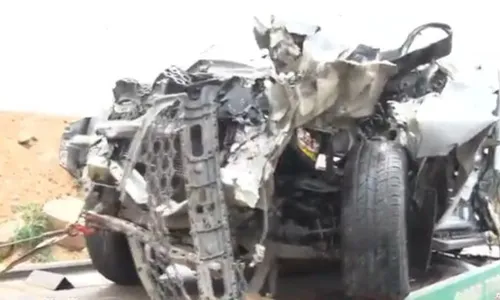 
          Imagem ilustrativa da imagem Acidente com quatro veículos interdita a Rodovia do Contorno em Cariacica
          