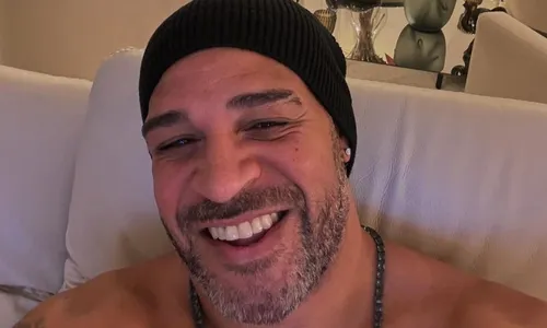 
          Imagem ilustrativa da imagem Adriano Imperador revela as razões e a paz de uma carreira abreviada
          