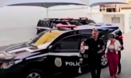 
          Imagem ilustrativa da imagem Advogada envolvida em assalto milionário sai da prisão e é considerada foragida
          