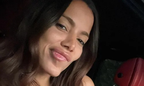 
          Imagem ilustrativa da imagem Anitta reage após especulações de gravidez
          