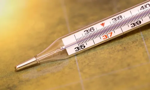 
          Imagem ilustrativa da imagem Anvisa proíbe medidor de pressão e termômetro com coluna de mercúrio
          