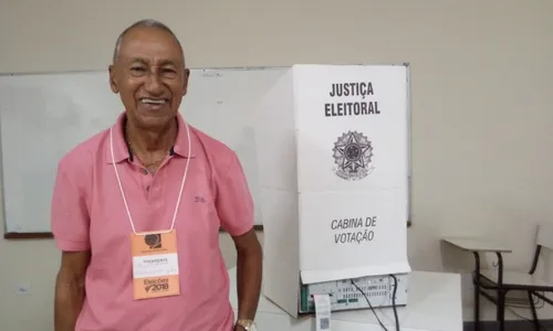 
          Imagem ilustrativa da imagem Aos 91 anos, mesário faz questão de trabalhar nas eleições no ES
          