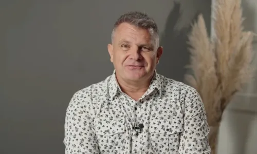 
          Imagem ilustrativa da imagem Apóstolo Rina, fundador da Bola de Neve Church, morre em acidente de moto
          