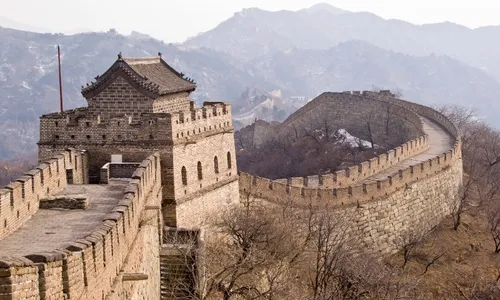 
          Imagem ilustrativa da imagem As muralhas
          