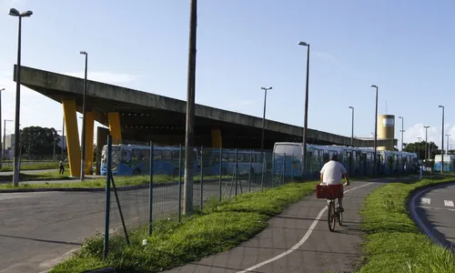 
          Imagem ilustrativa da imagem Atletas são agredidos na entrada do Terminal de Jacaraípe
          