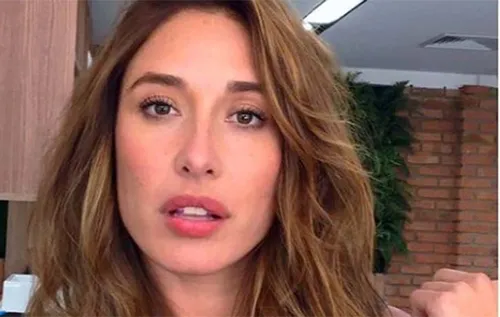 
          Imagem ilustrativa da imagem Atriz desabafa sobre ex durante a gravidez: “Sentiu muito nojo do meu corpo”
          