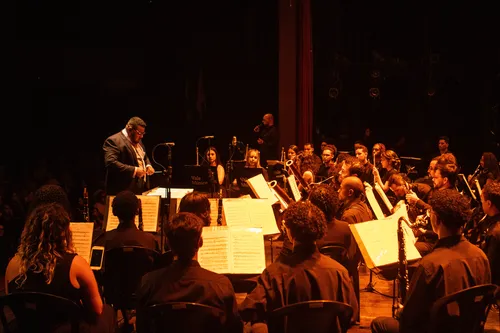 
          Imagem ilustrativa da imagem Banda Sinfônica Vale Música faz show com sucessos do Roupa Nova
          