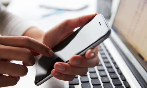 
          Imagem ilustrativa da imagem Bandidos usam tecnologia em novos golpes contra famílias e aposentados
          