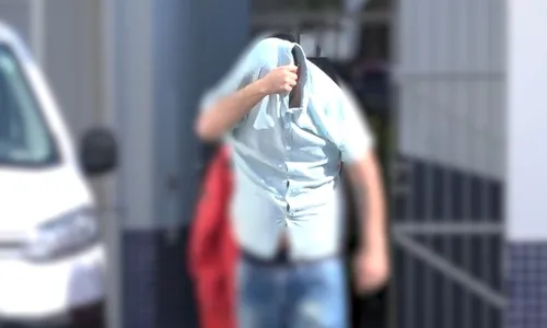 
          Imagem ilustrativa da imagem Biomédico é preso após se passar por policial para conseguir cigarro eletrônico
          