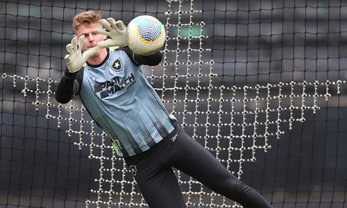 
          Imagem ilustrativa da imagem Botafogo tenta quebrar tabu contra Athletico-PR para manter liderança do Brasileiro
          